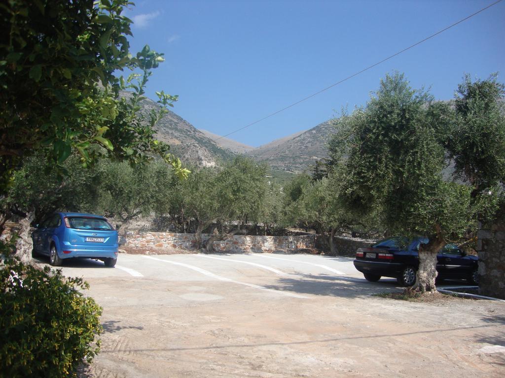 Kafiona Guesthouse Pírgos Dhiroú Extérieur photo