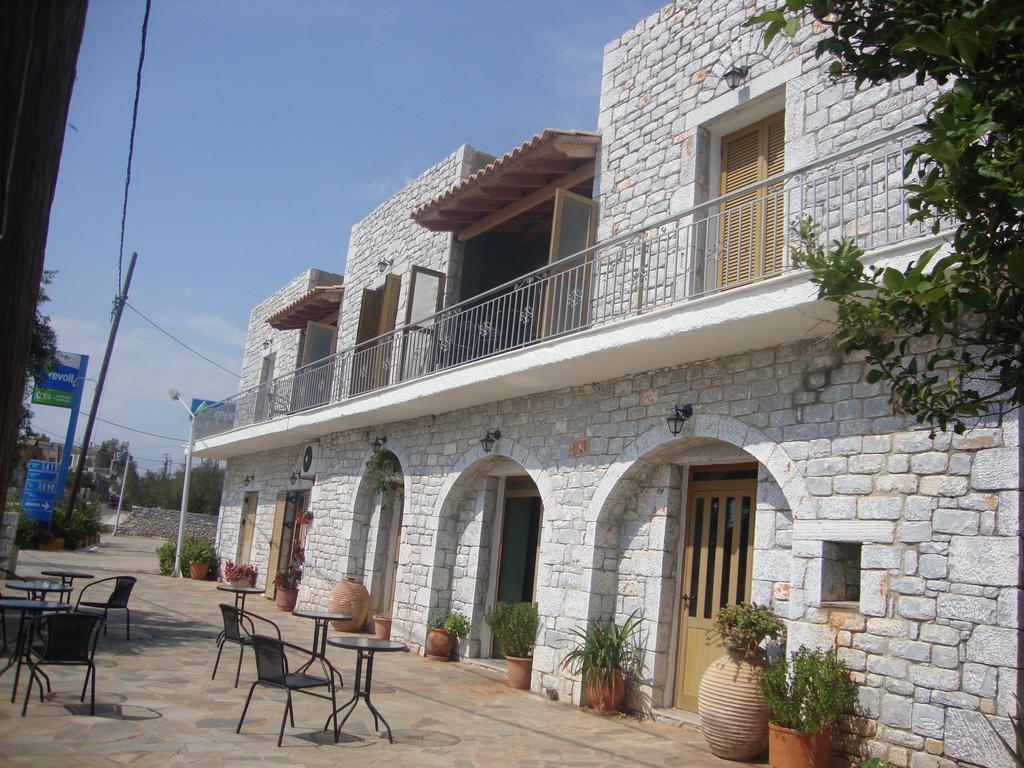 Kafiona Guesthouse Pírgos Dhiroú Extérieur photo