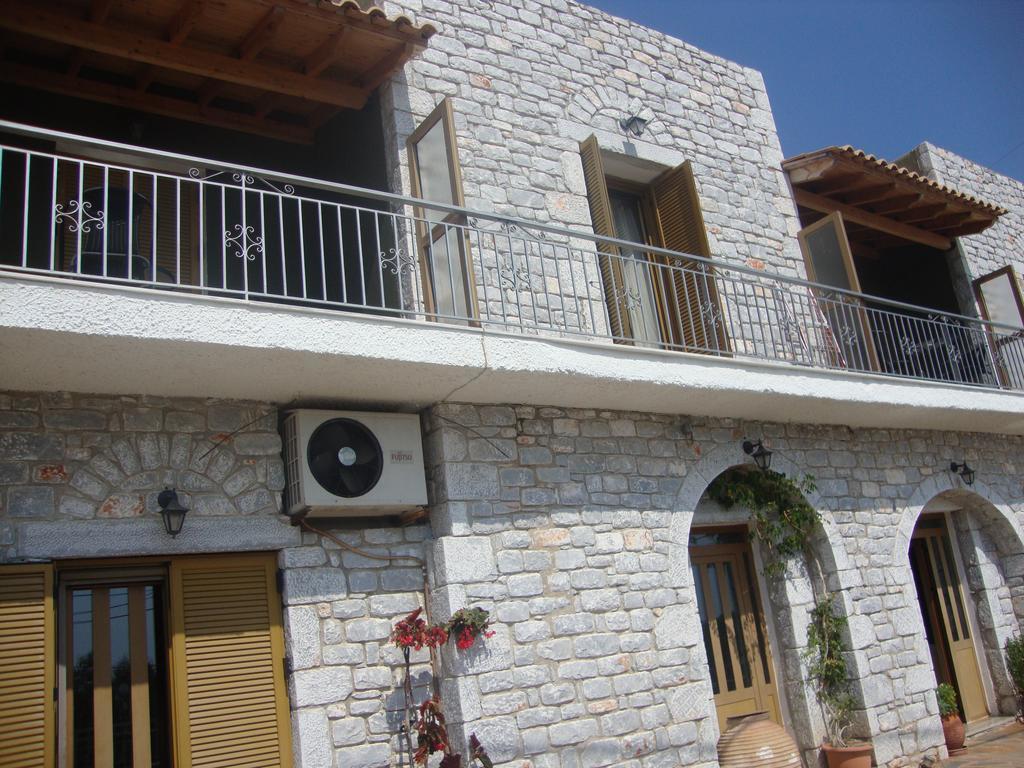 Kafiona Guesthouse Pírgos Dhiroú Extérieur photo