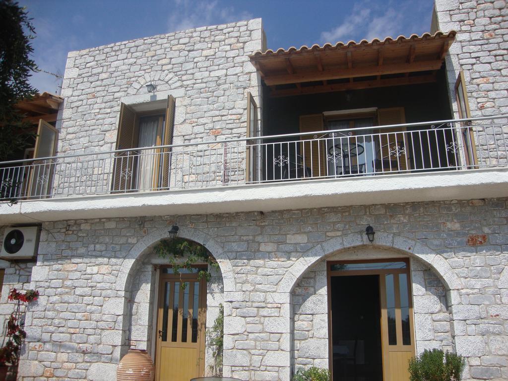 Kafiona Guesthouse Pírgos Dhiroú Extérieur photo