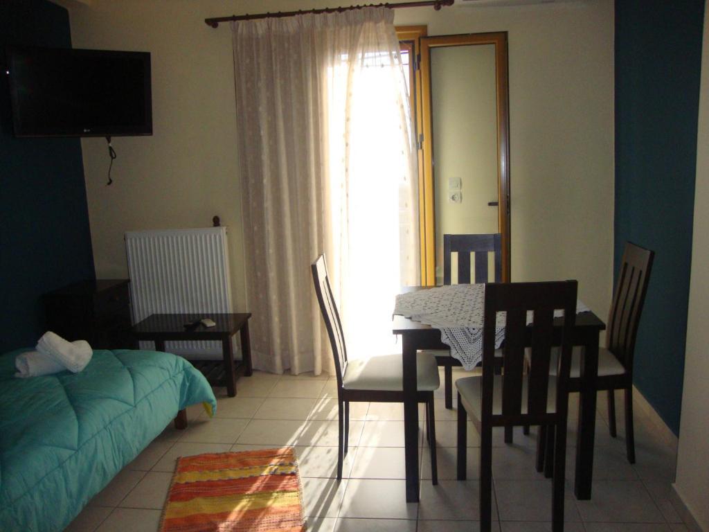 Kafiona Guesthouse Pírgos Dhiroú Chambre photo