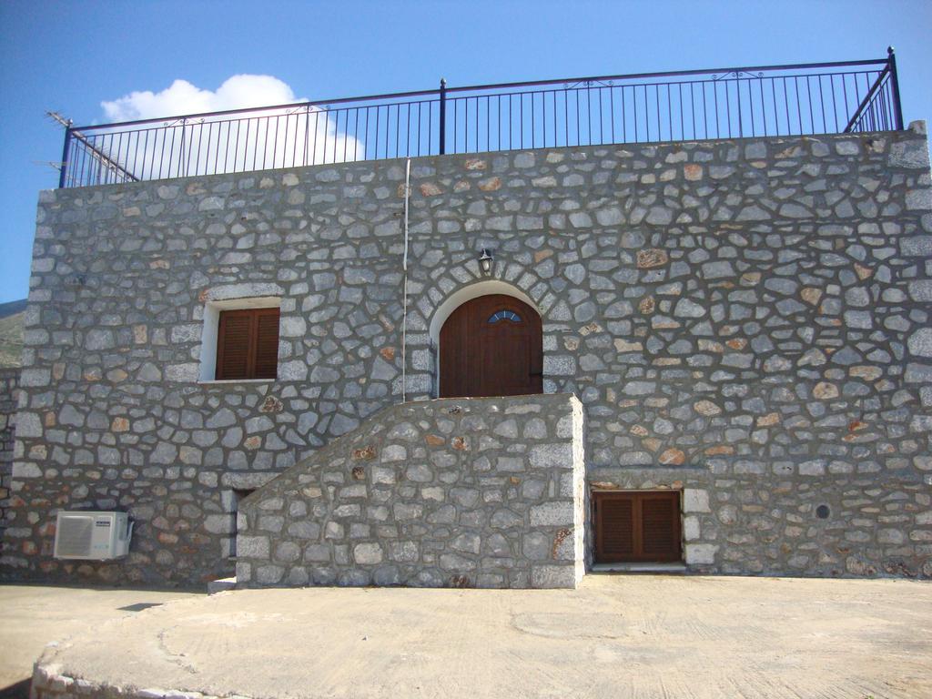 Kafiona Guesthouse Pírgos Dhiroú Extérieur photo
